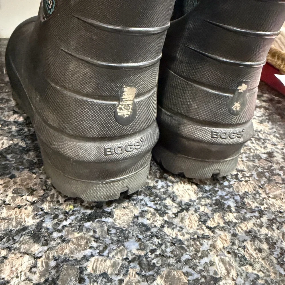 Bogs Kids Boots - Black and Teal Floral - Picture 8 of 12